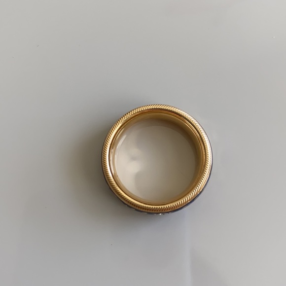 Wellendorff Forget-Me-Not Yellow Gold Blue Ring. - Picture 5 of 16